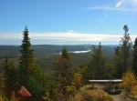 Pilkalampinoppi och Stora Korpimäki med berget Korpmägg i Ljusdals kommun, 400 m